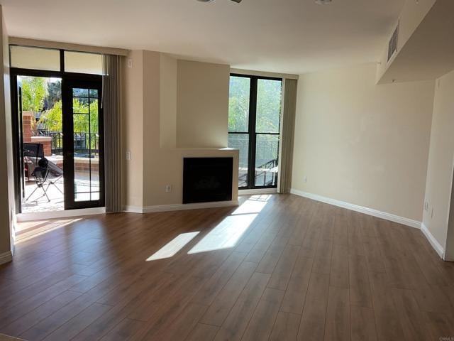 Building Photo - 500 W Harbor Dr Unit 318