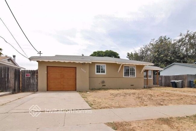Photo - 2049 E Lincoln Ave House