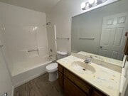 Photo - 0484 Unit #4