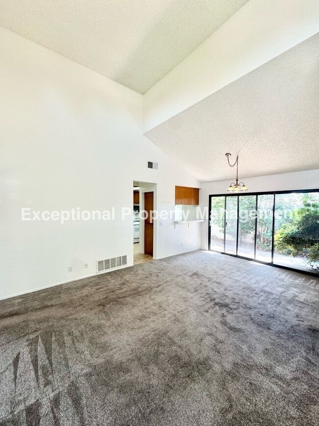 Photo - Ready to move in 2 bed 1 bath unit