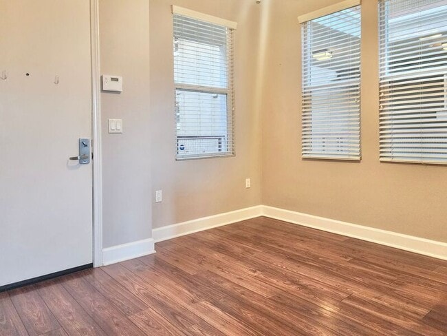 Photo - 12842 Palm St