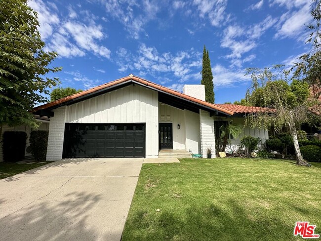 Photo - 1097 Finrod Ct House