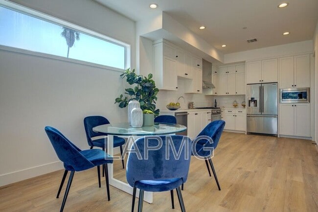 Photo - 6018 Comey Ave