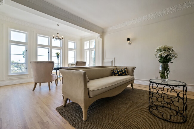 The Savoy Plaza - The Savoy Plaza Apartments