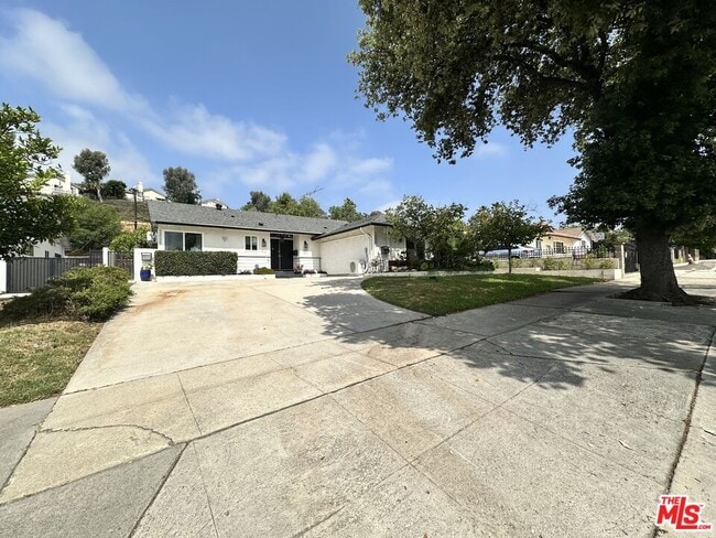 Photo - 12003 Youngdale Ave Townhome