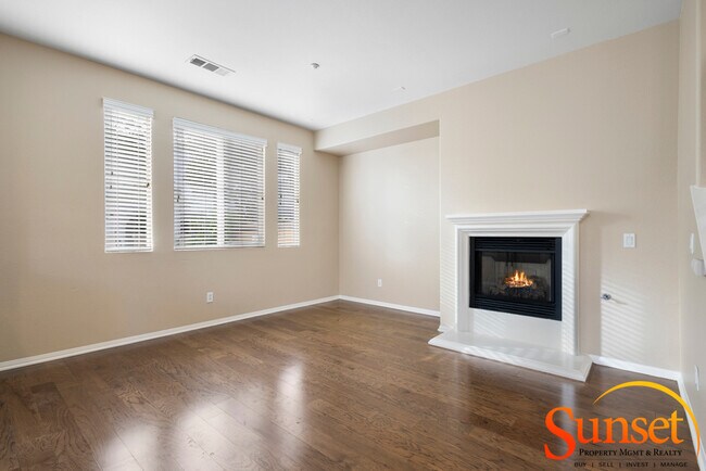 Photo - 10423 Whitcomb Way