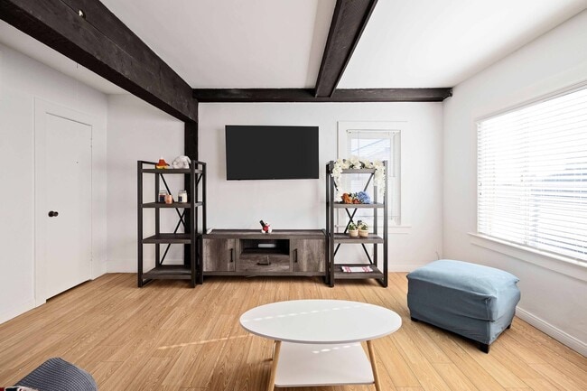 Photo - 1634 Bayview Dr Unit B