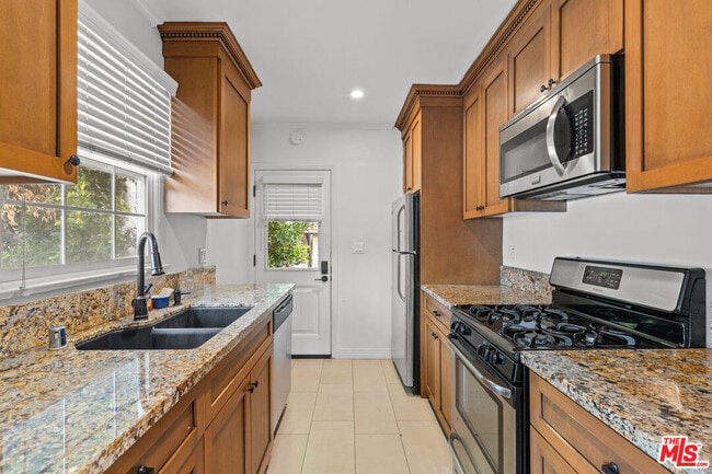 Photo - 3320 Barham Blvd