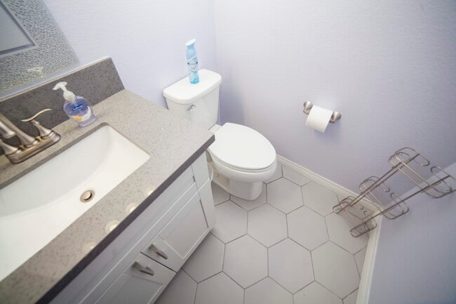 Photo - 20651 Roscoe Blvd