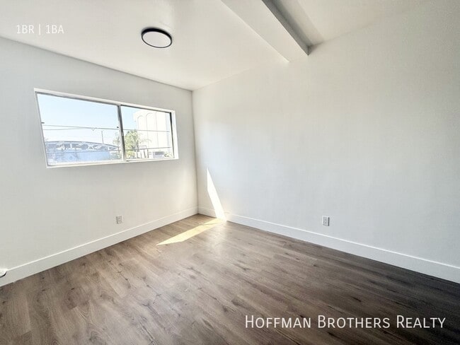 Photo - 1819 S Oxford Ave Unit 20