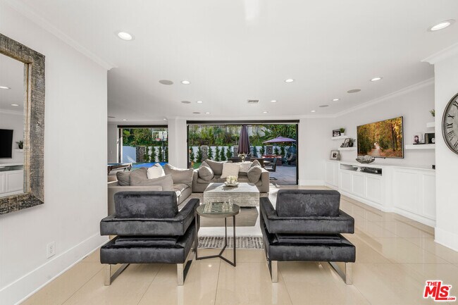 Photo - 3677 Eddingham Ave