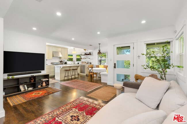 Photo - 3954 Redwood Ave