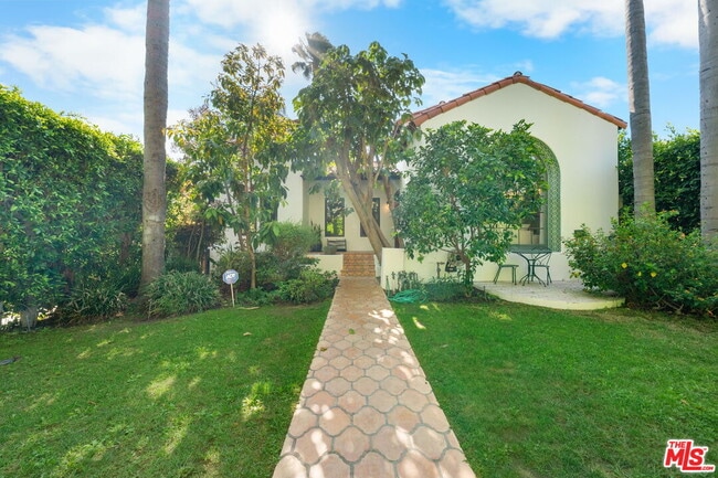 Photo - 441 Flores St