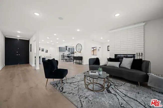 Photo - 2617 S Beverly Dr