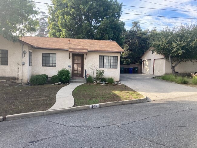Front Door, Garage & Driveway - 205 N Mountain Ave Unit 205 N. Mountain Ave.