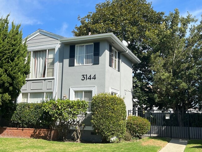 Photo - 3144-3152 S Barrington Ave