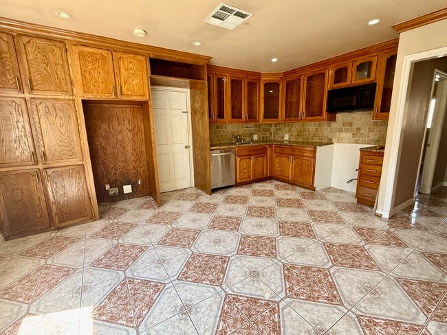 Photo - 11322 Covello St Unit Front