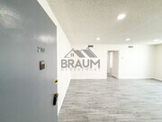 Photo - 6041 Whitsett Ave Unit 210