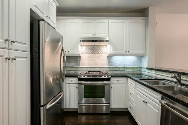 Photo - 2349 Jefferson St Unit 121