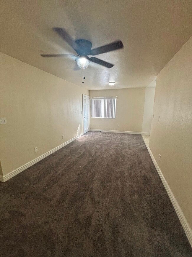 Photo - 413 E 109th St