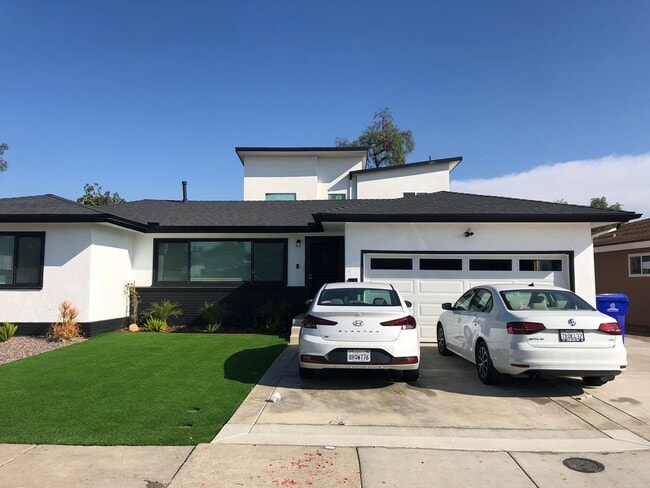 Remodeled!! 5BD/2BA on Campanile - Remodeled!! 5BD/2BA on Campanile