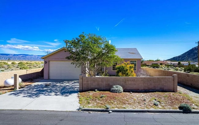 Photo - 15780 Coral St House