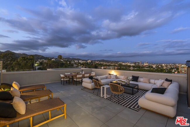 Building Photo - 7428 Santa Monica Blvd Unit PH 507