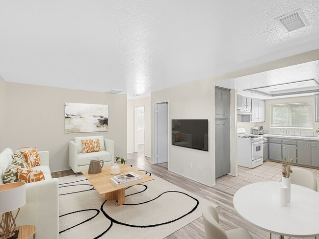 Building Photo - 1005 E Ave R Unit 8