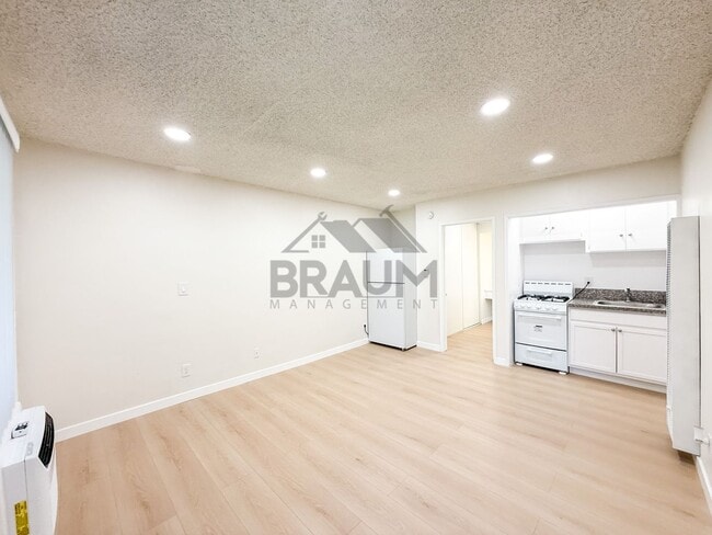 Building Photo - 18350 Napa St