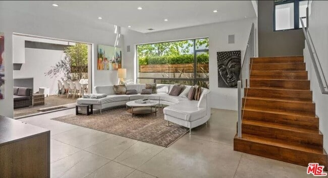 Photo - 800 N Harper Ave