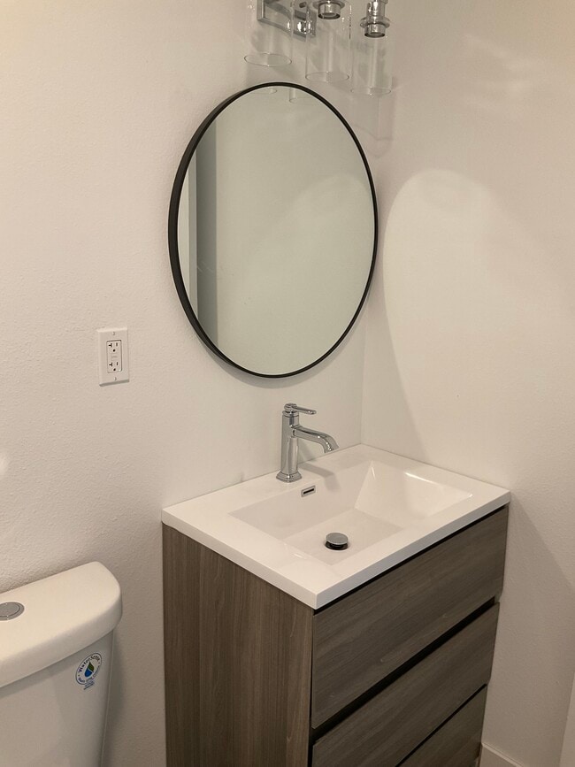 Photo - 1487 Claremont Pl