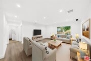 Photo - 17623 Burbank Blvd