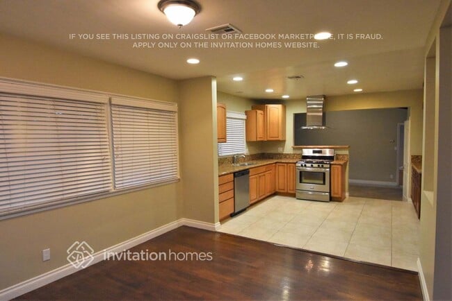 Photo - 7800 Radford Ave