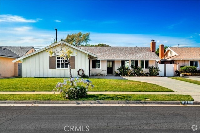 Building Photo - 5851 Pinon Dr Rental