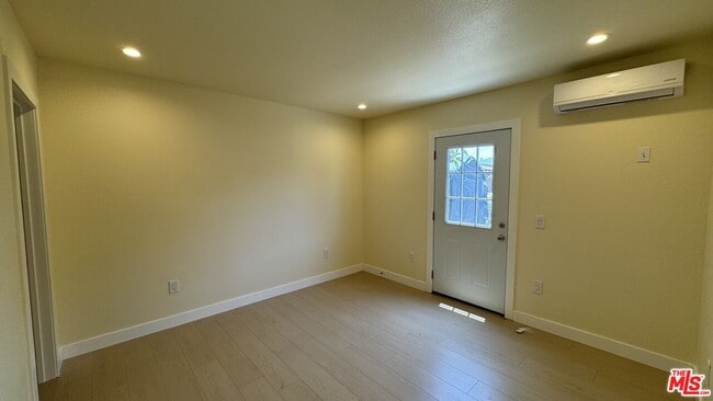 Photo - 2528 Elkgrove Ave