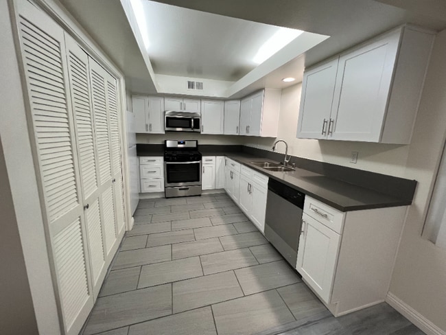 Photo - 1600 S Bentley Ave Unit 3