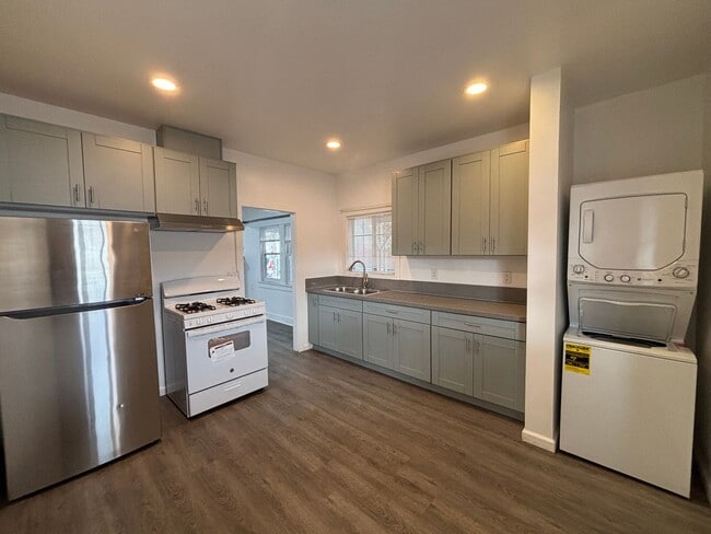 Building Photo - SDS T 2775 Unit NB 2775