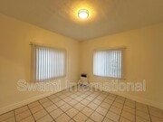 Photo - 932 W 62nd St