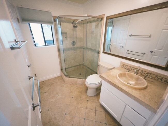 Photo - 1236 Wellesley Ave Unit 3