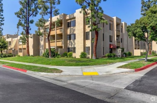 Building Photo - 301 N Ford Ave Unit #218 Rental