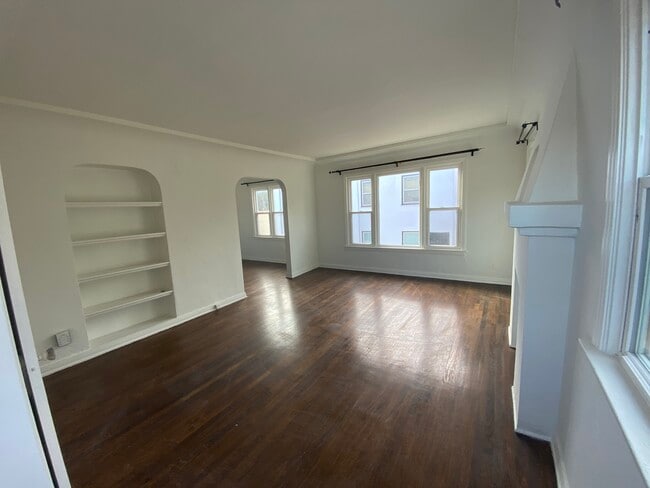 Building Photo - 1426 Hauser Blvd Unit 1426