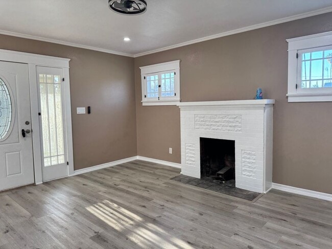 Photo - 3719 McKenzie St