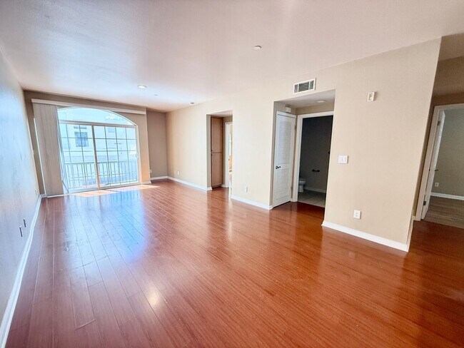 Photo - 4609 Kester Ave