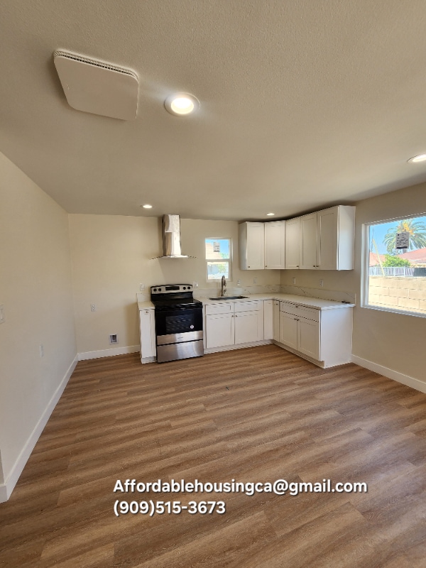 Photo - 915 W 8th St