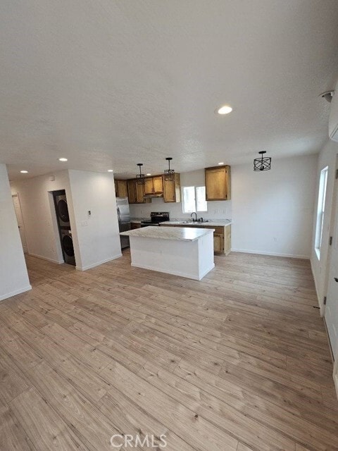 Building Photo - 20460 Rimrock Rd E