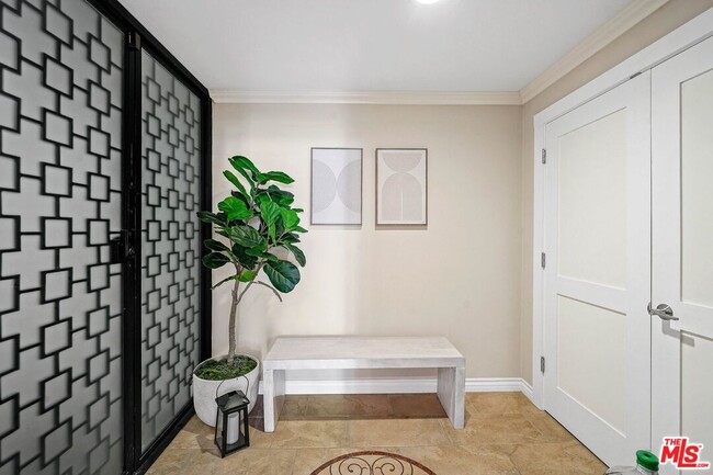 Photo - 440 N Oakhurst Dr Unit 101