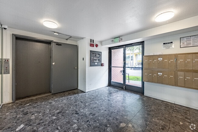 Lobby - Kenmore Towers Unit 215