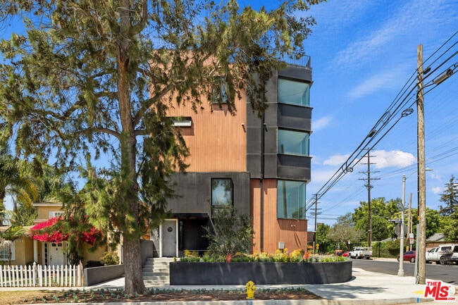Photo - 11702 Charnock Rd