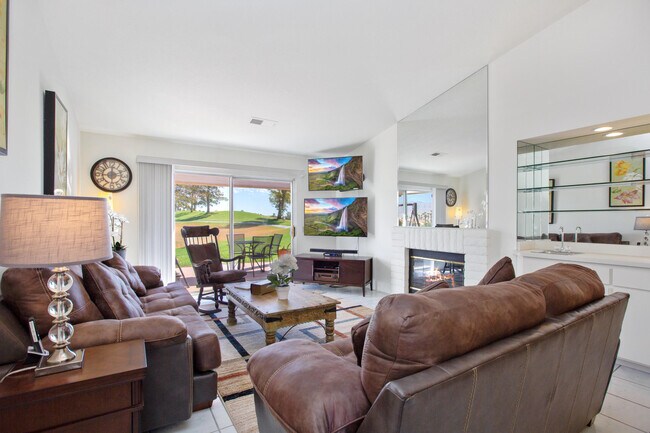 Photo - 709 Vista Lago Cir N