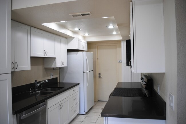 Photo - 5821 Portobelo Ct